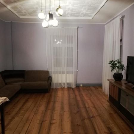 Pils Ielas Apartamenti Kandava Buitenkant foto