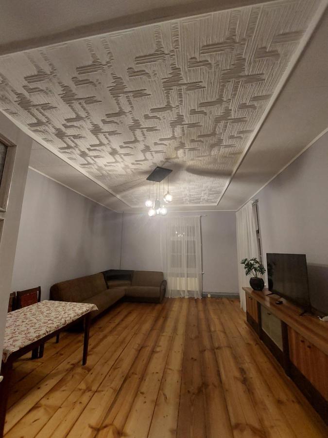 Pils Ielas Apartamenti Kandava Buitenkant foto